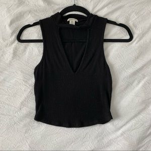 Key loop crop top